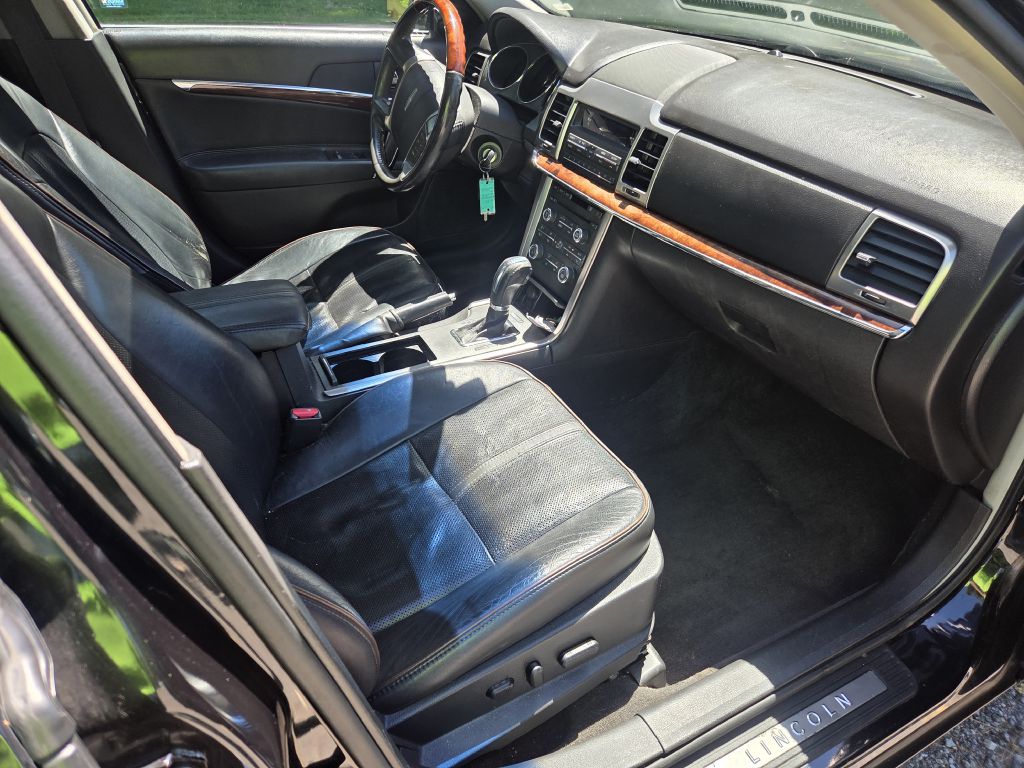 Photo 12 of this LINCOLN MKZ