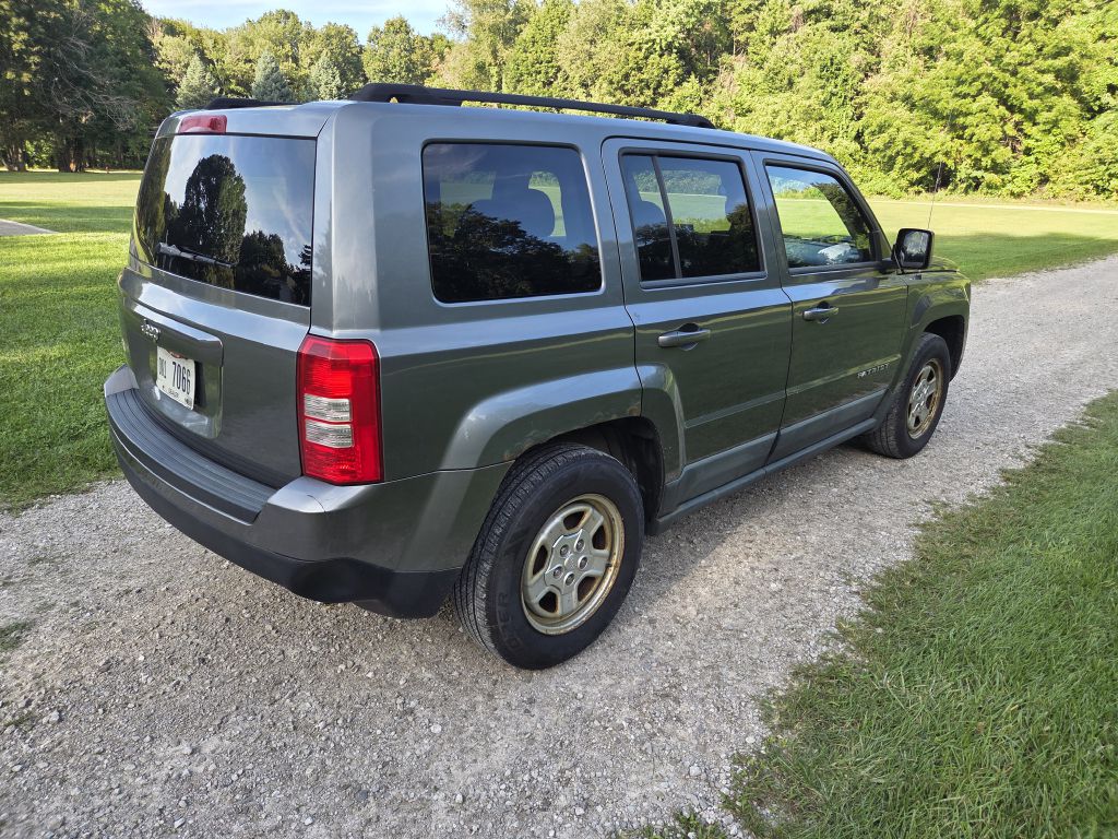 Photo 5 of this JEEP PATRIOT