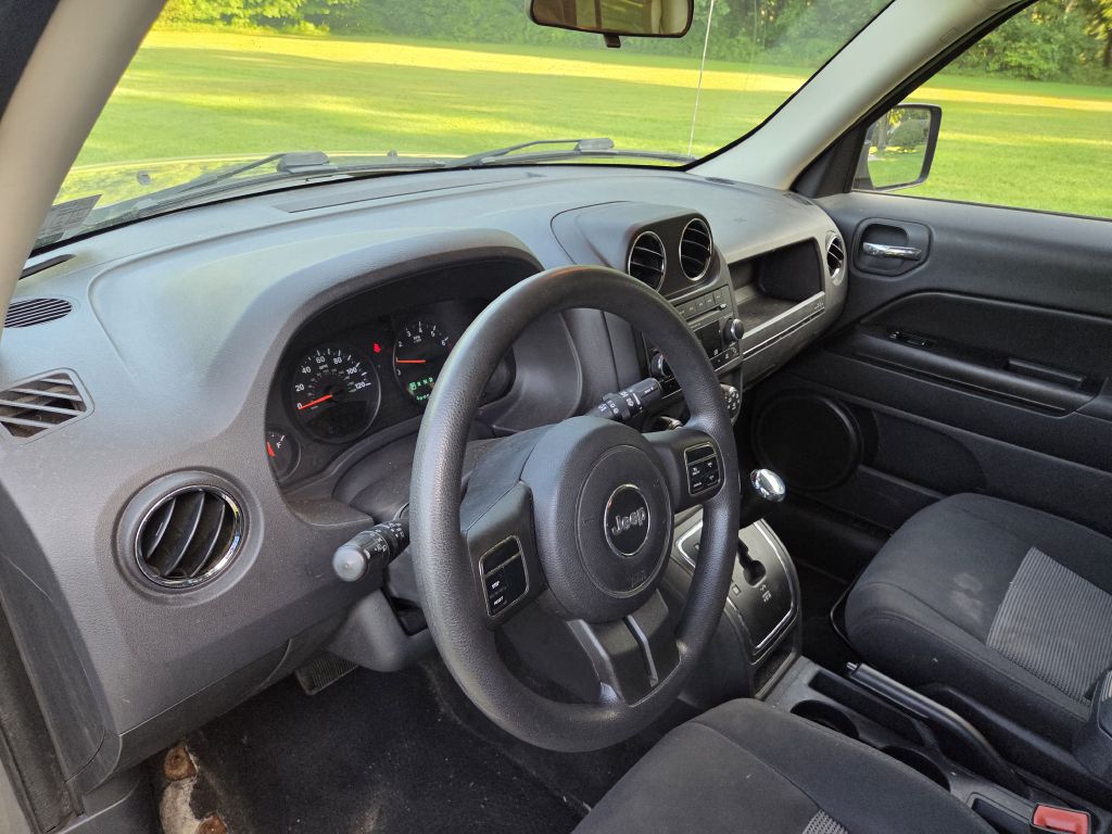 Photo 10 of this JEEP PATRIOT