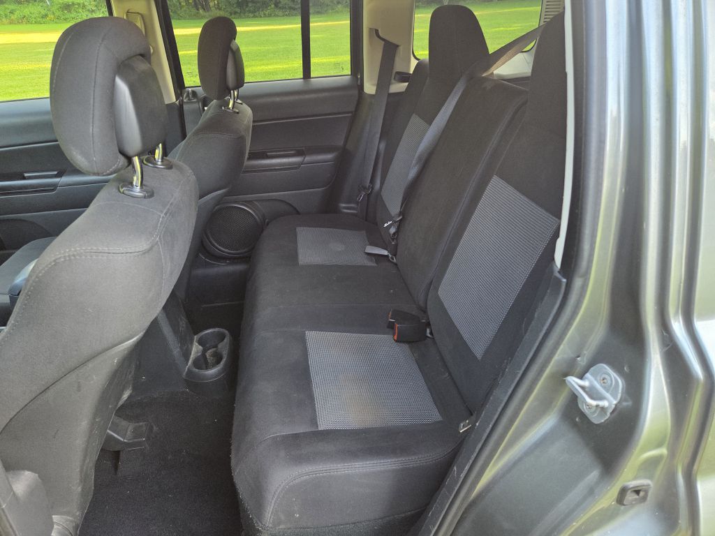 Photo 13 of this JEEP PATRIOT