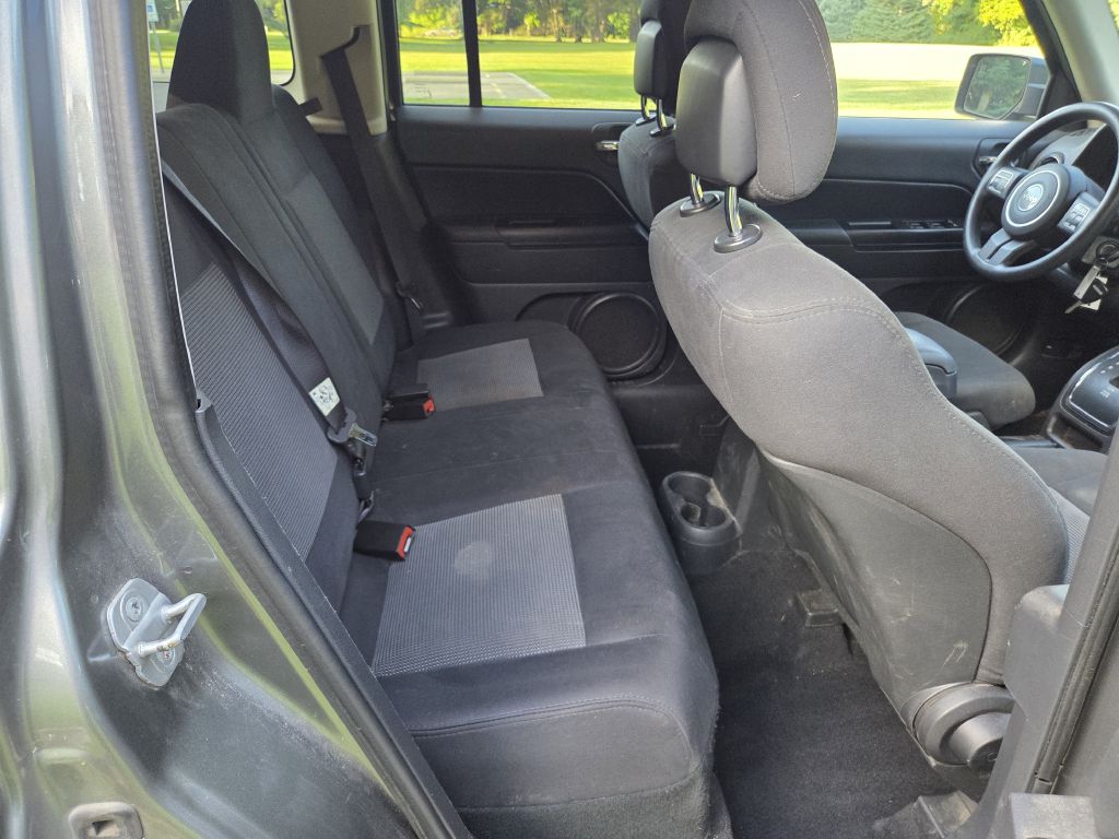 Photo 15 of this JEEP PATRIOT