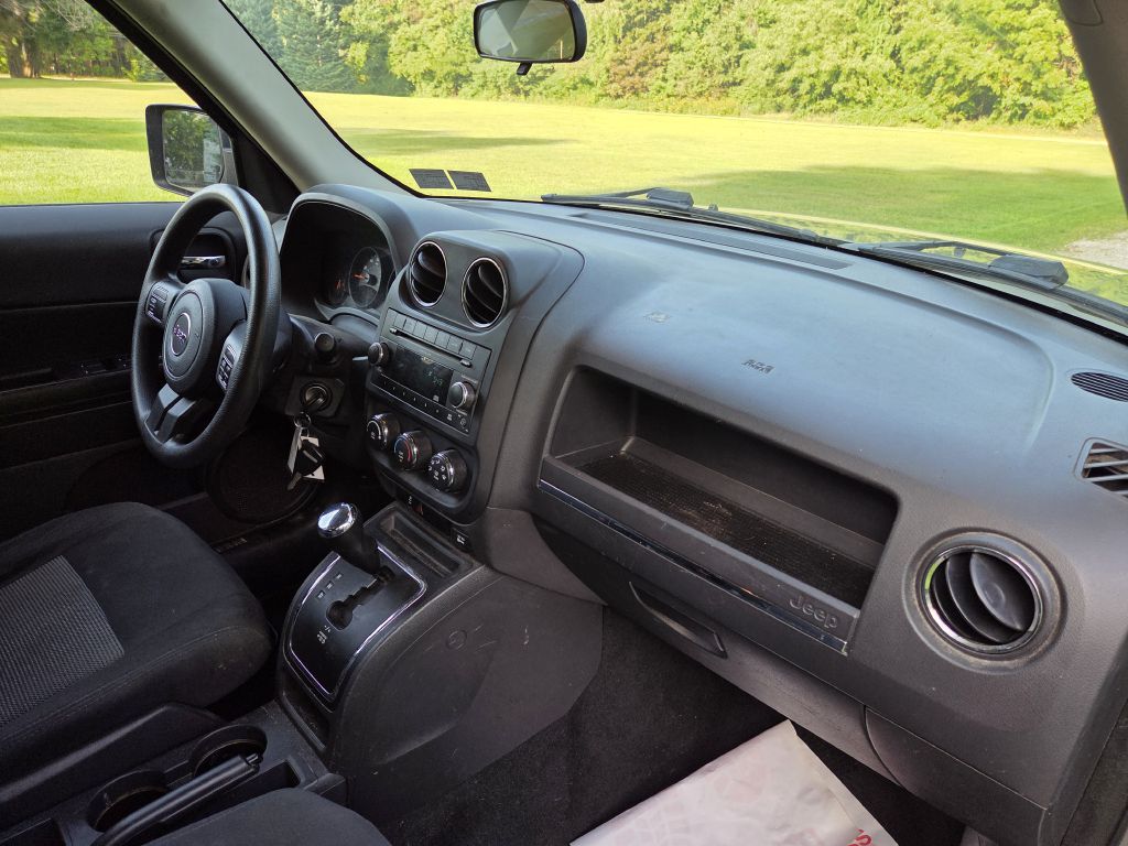 Photo 17 of this JEEP PATRIOT