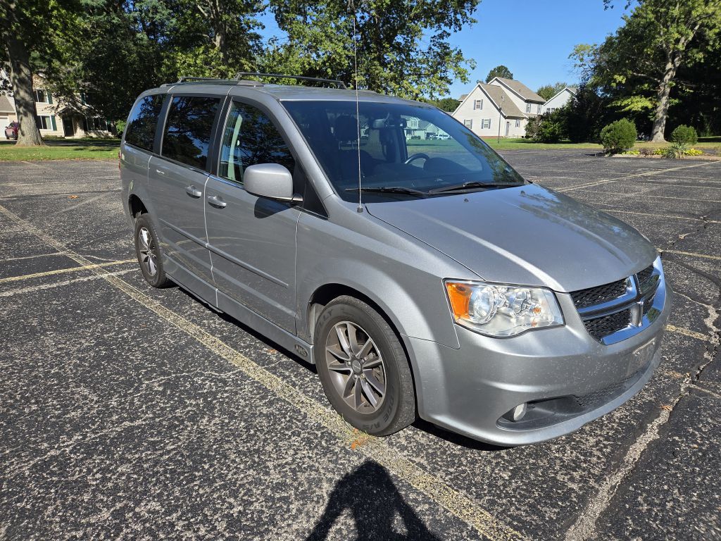 Photo 5 of this DODGE GRAND CARAVAN