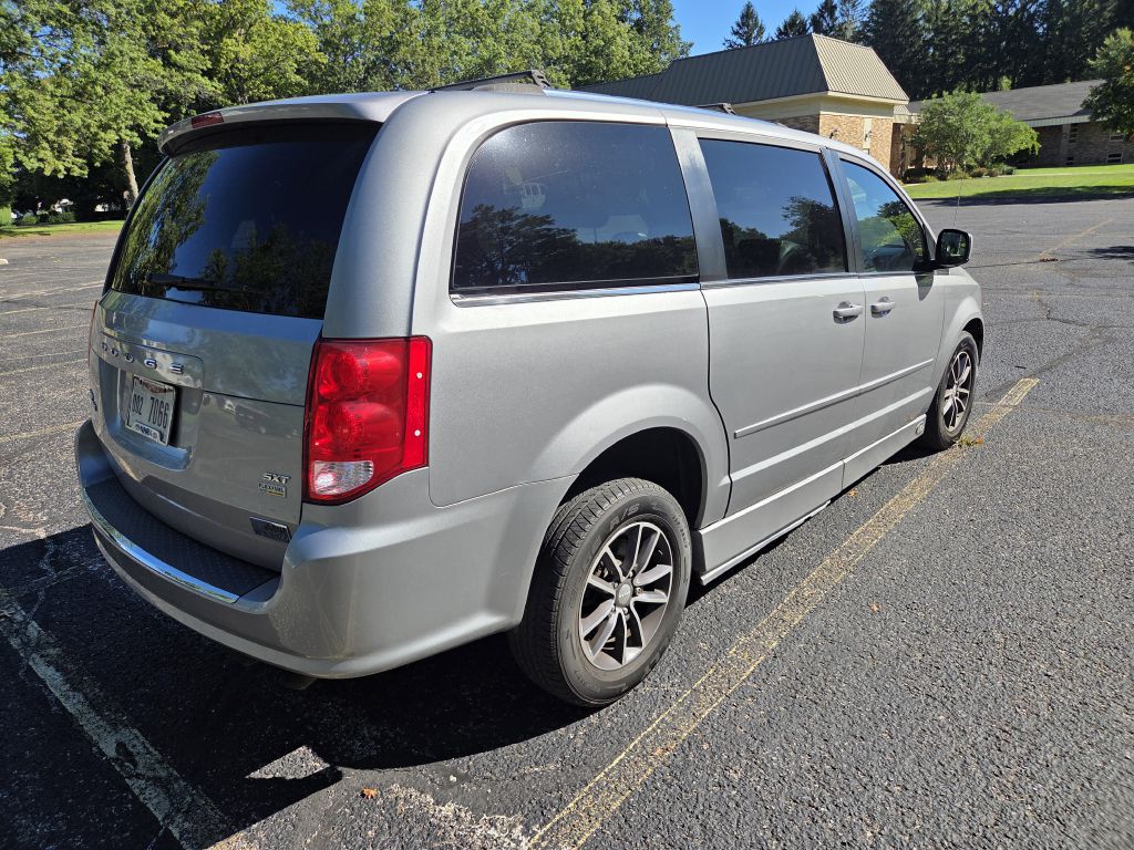 Photo 7 of this DODGE GRAND CARAVAN