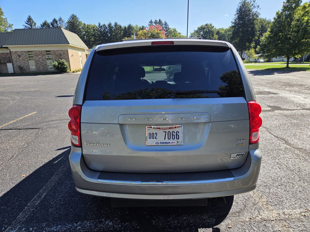 Photo 8 of this DODGE GRAND CARAVAN
