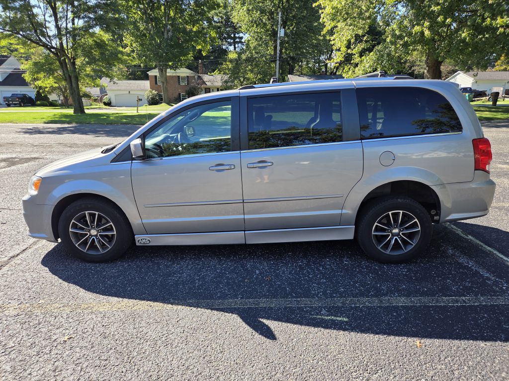 Photo 10 of this DODGE GRAND CARAVAN