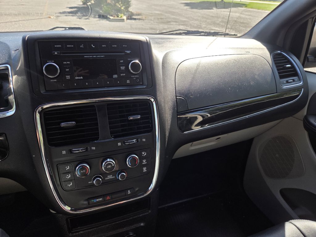 Photo 19 of this DODGE GRAND CARAVAN