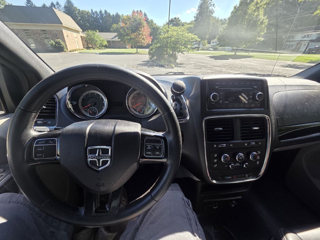 Photo 20 of this DODGE GRAND CARAVAN