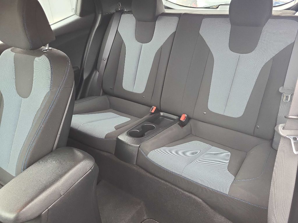Photo 16 of this HYUNDAI VELOSTER