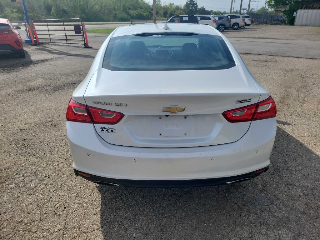 Photo 6 of this CHEVROLET MALIBU