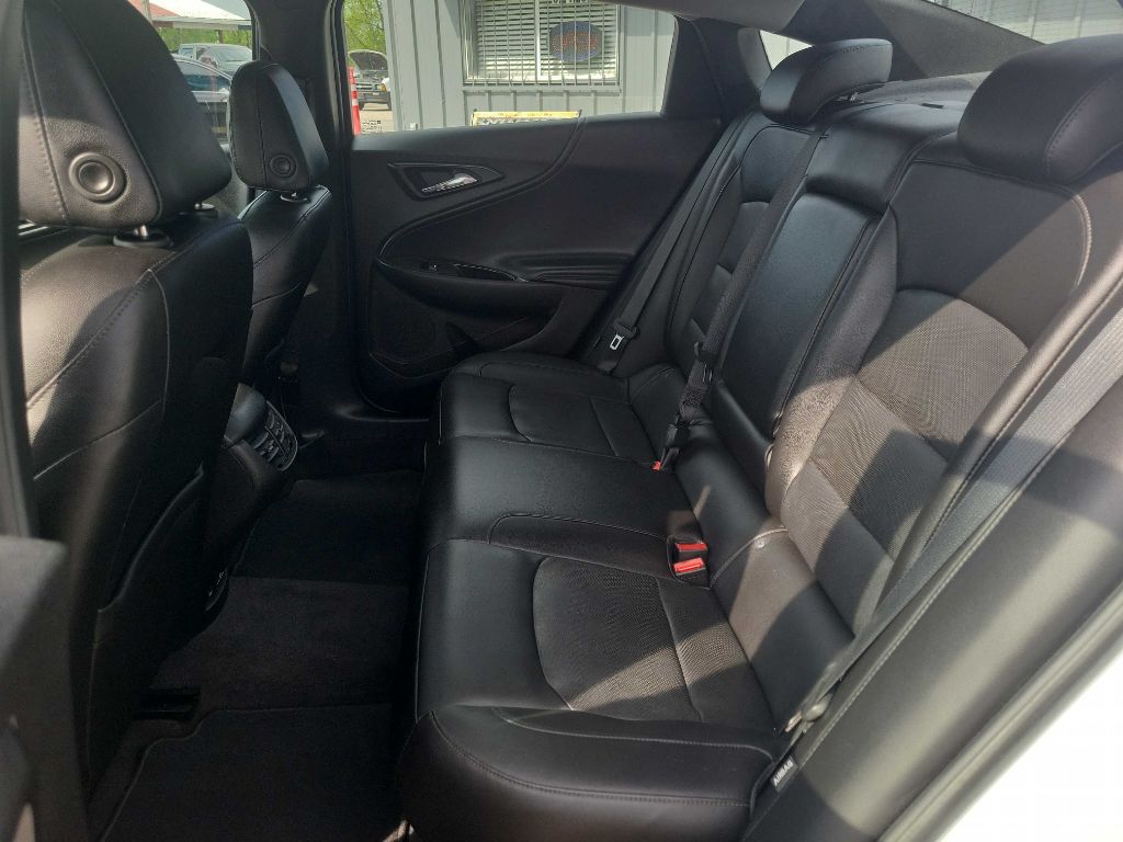 Photo 21 of this CHEVROLET MALIBU