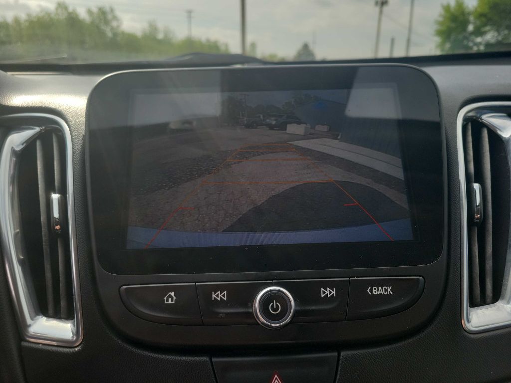 Photo 13 of this CHEVROLET MALIBU