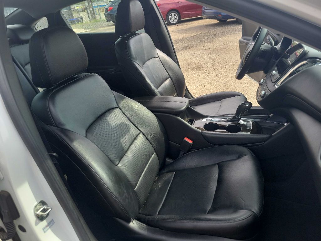 Photo 26 of this CHEVROLET MALIBU