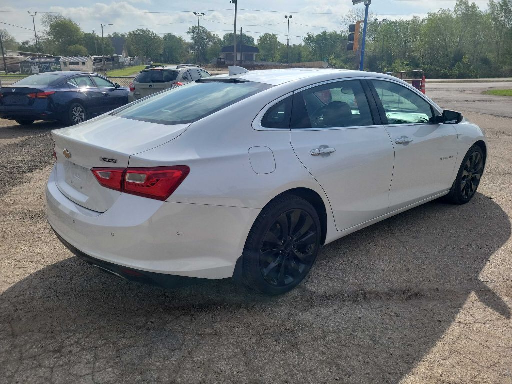 Photo 5 of this CHEVROLET MALIBU