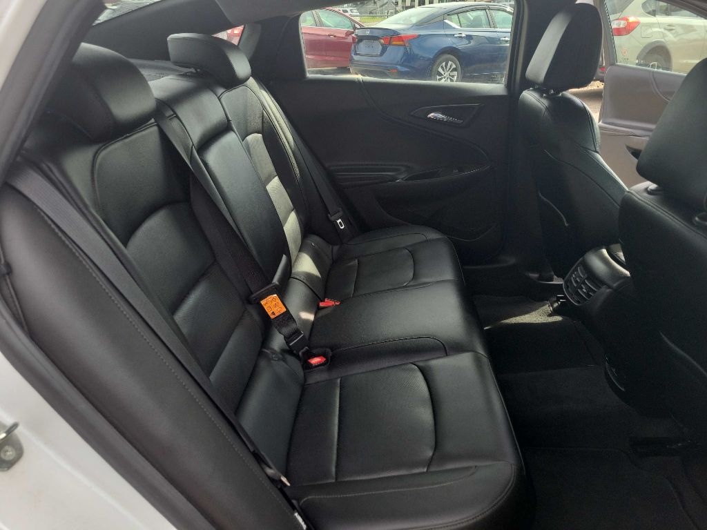Photo 25 of this CHEVROLET MALIBU
