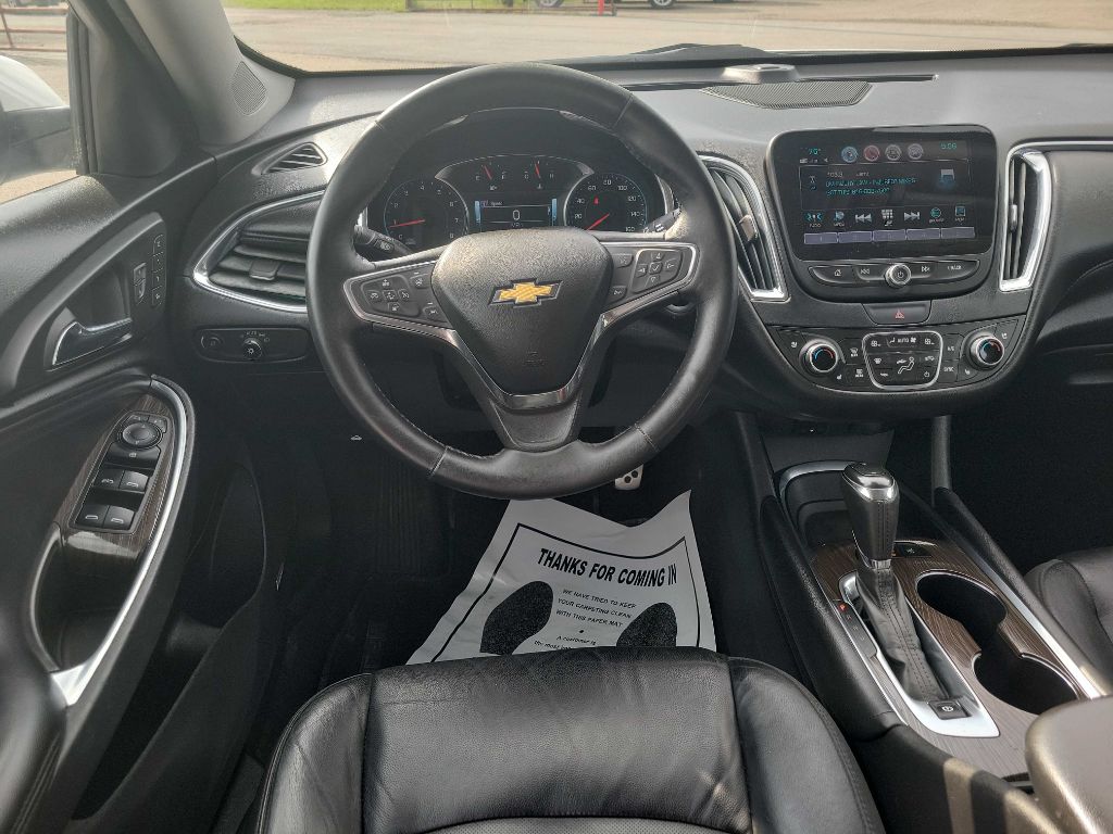 Photo 9 of this CHEVROLET MALIBU