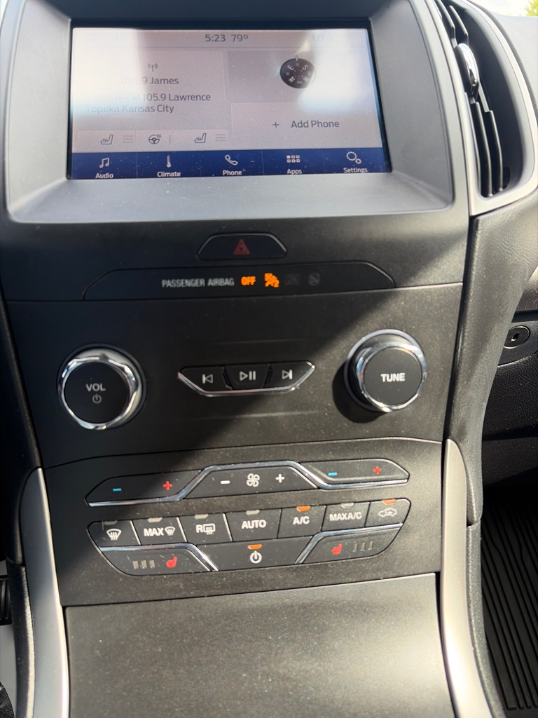 Photo 16 of this FORD EDGE