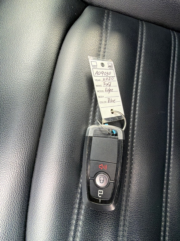 Photo 21 of this FORD EDGE