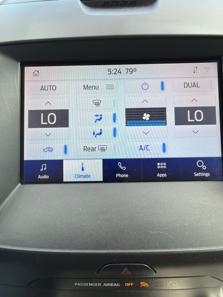 Photo 17 of this FORD EDGE