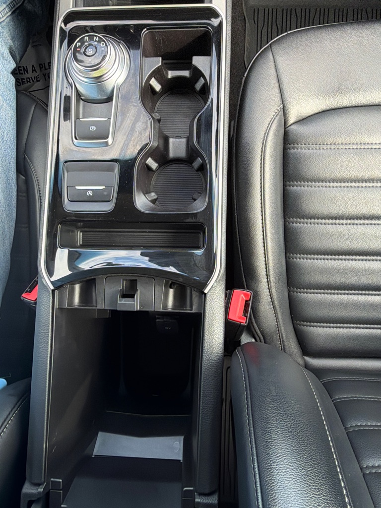 Photo 19 of this FORD EDGE
