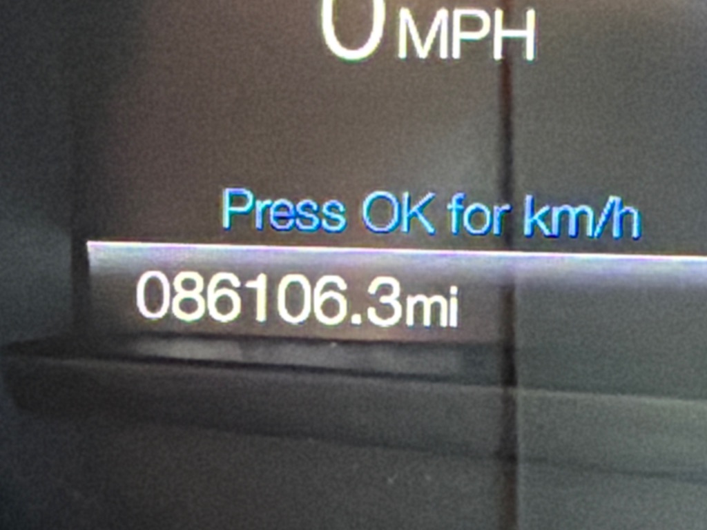 Photo 12 of this FORD EDGE