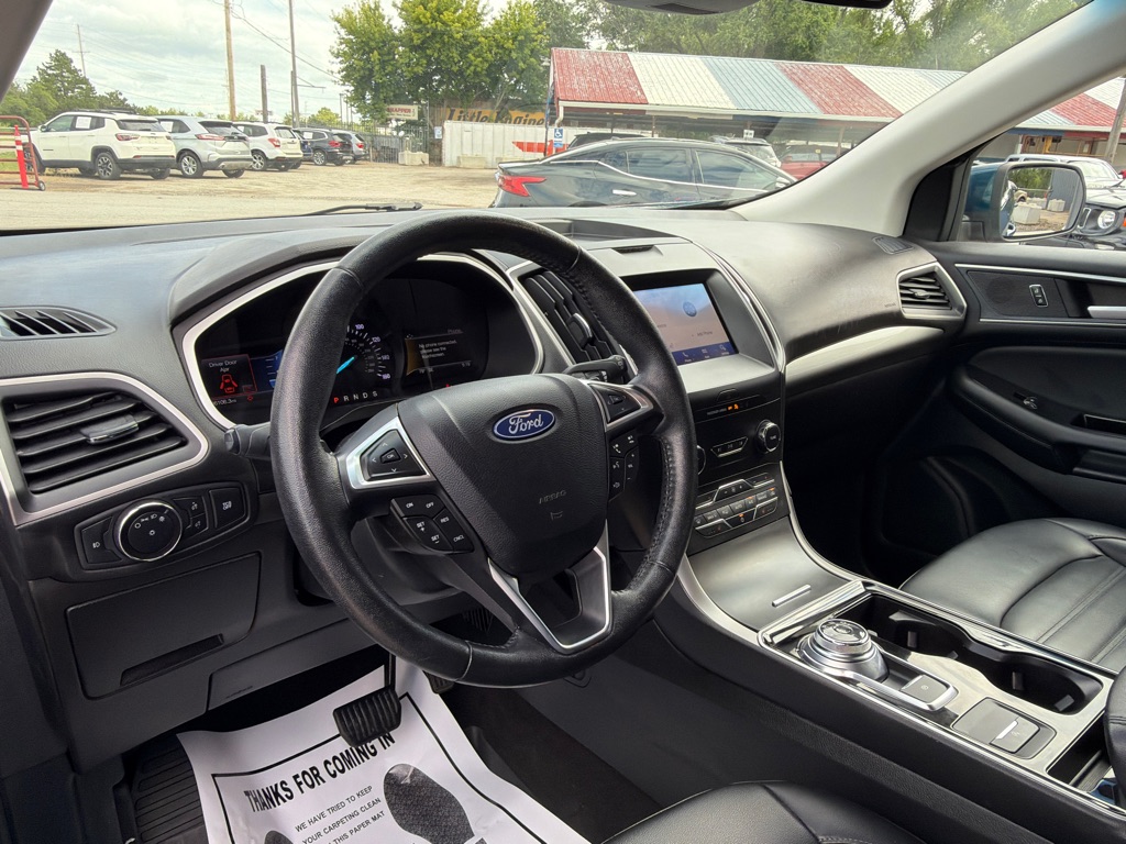 Photo 9 of this FORD EDGE