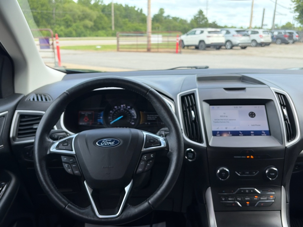 Photo 11 of this FORD EDGE