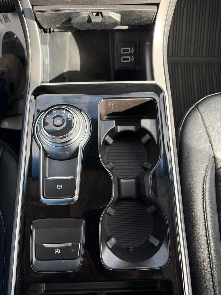 Photo 18 of this FORD EDGE