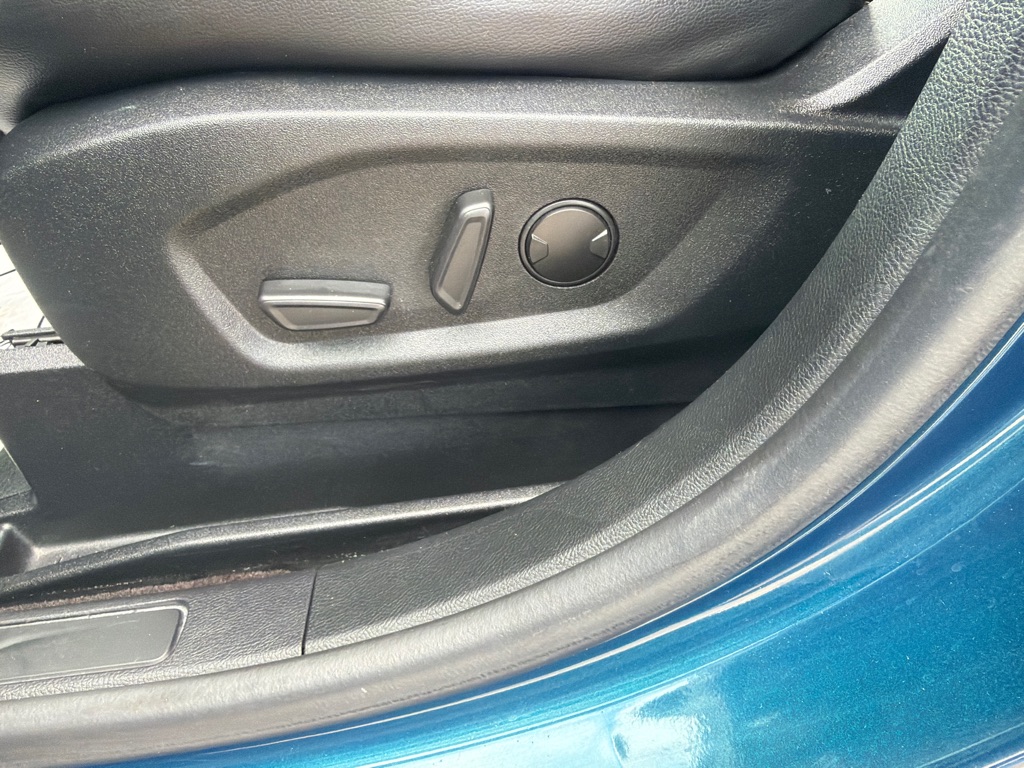 Photo 20 of this FORD EDGE