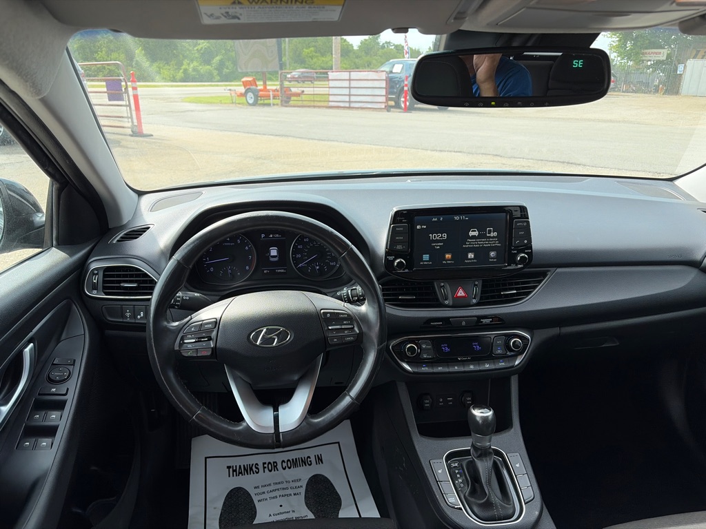 Photo 10 of this HYUNDAI ELANTRA GT