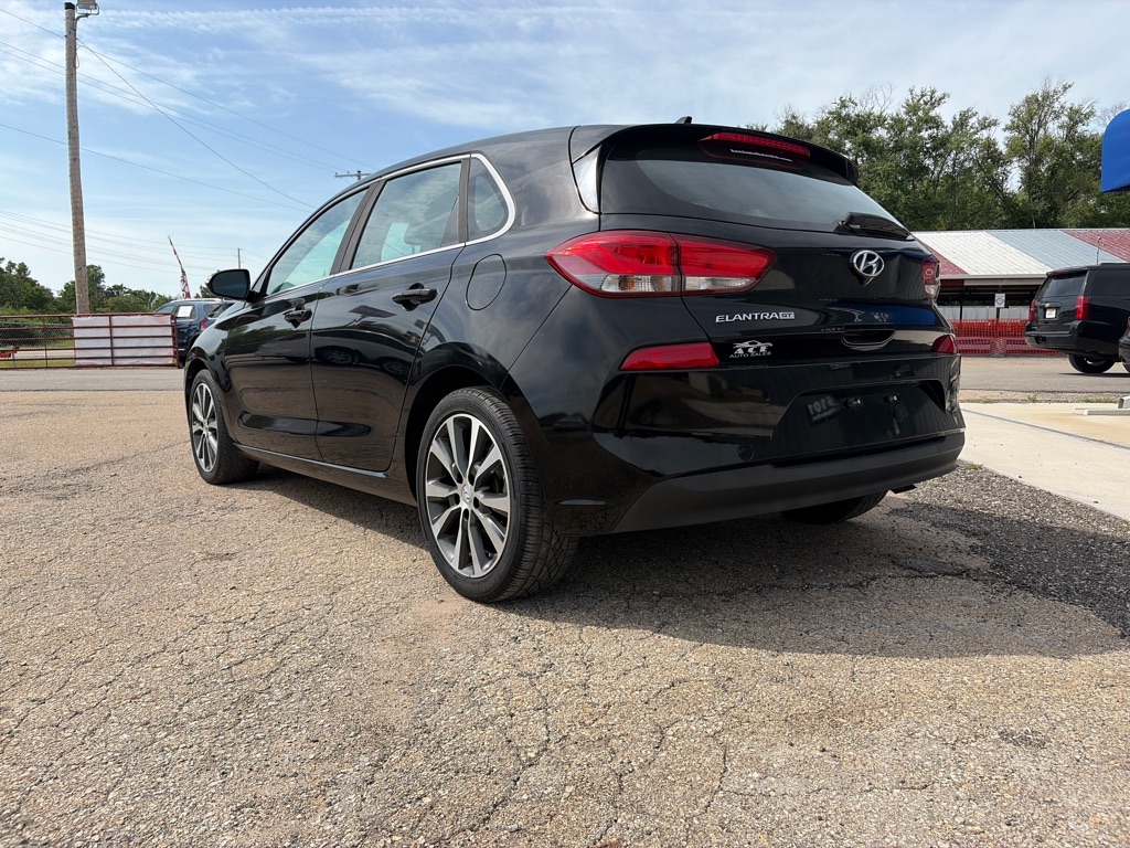 Photo 7 of this HYUNDAI ELANTRA GT