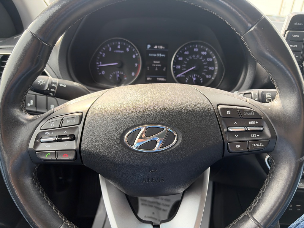 Photo 11 of this HYUNDAI ELANTRA GT