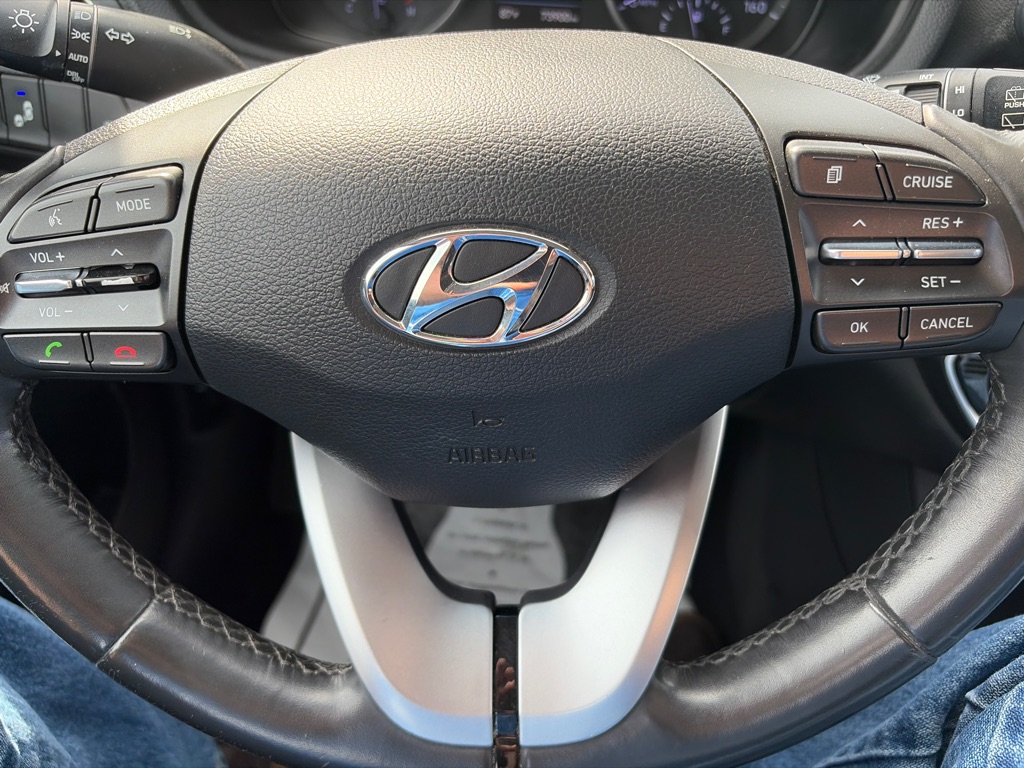 Photo 14 of this HYUNDAI ELANTRA GT