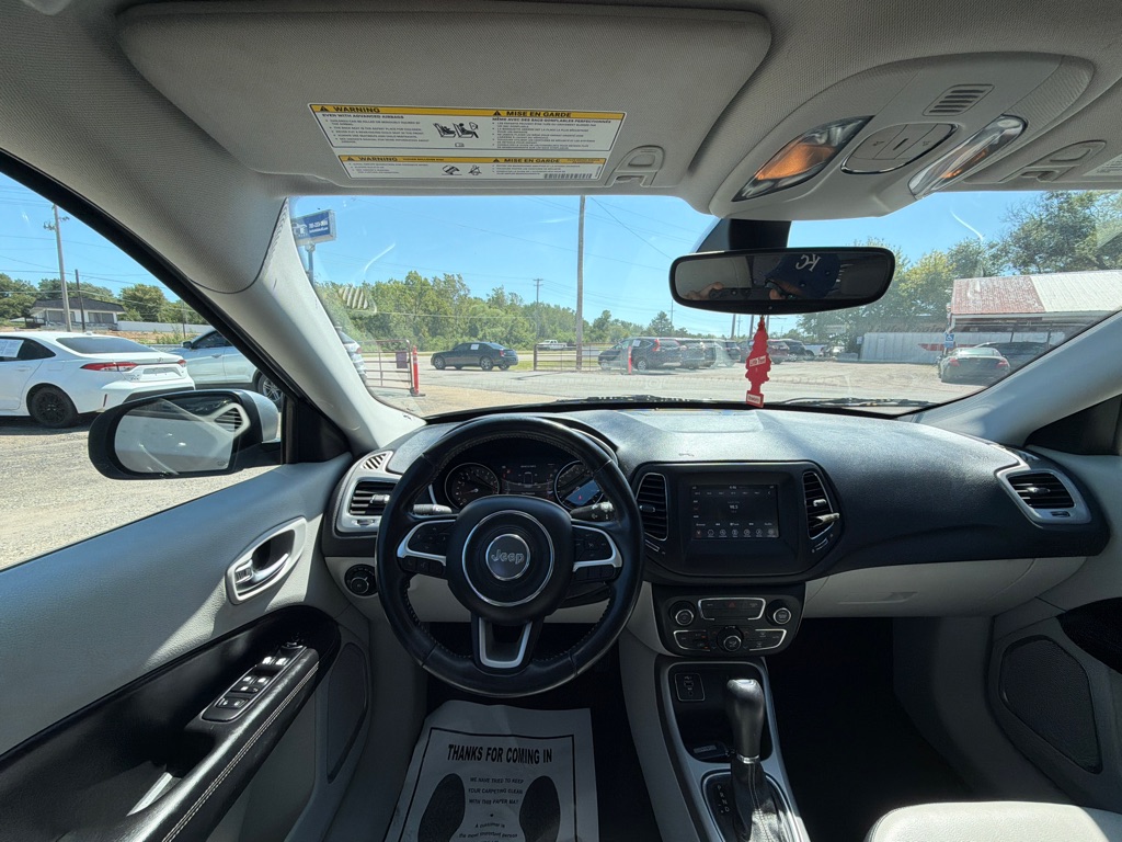 Photo 11 of this JEEP COMPASS
