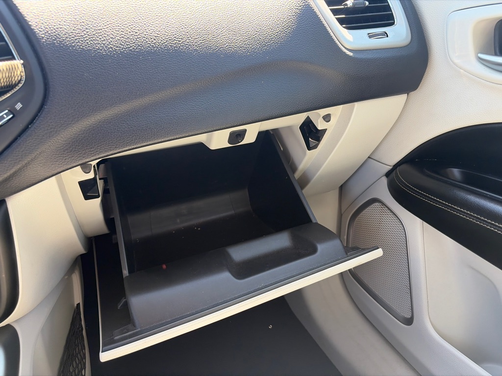 Photo 20 of this JEEP COMPASS