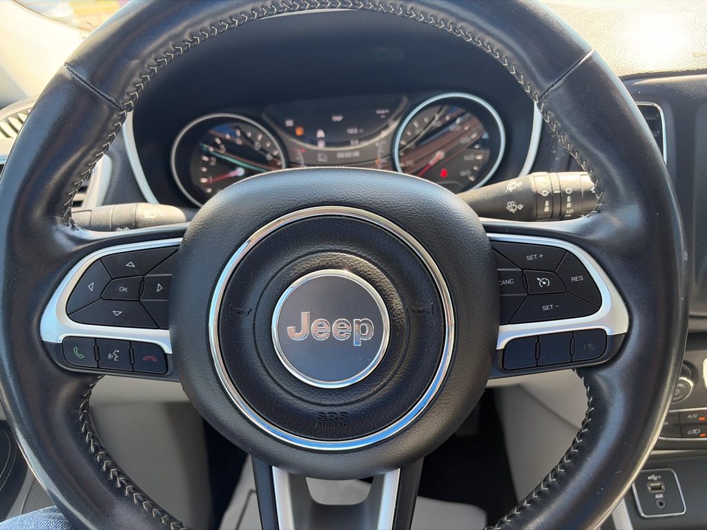 Photo 13 of this JEEP COMPASS