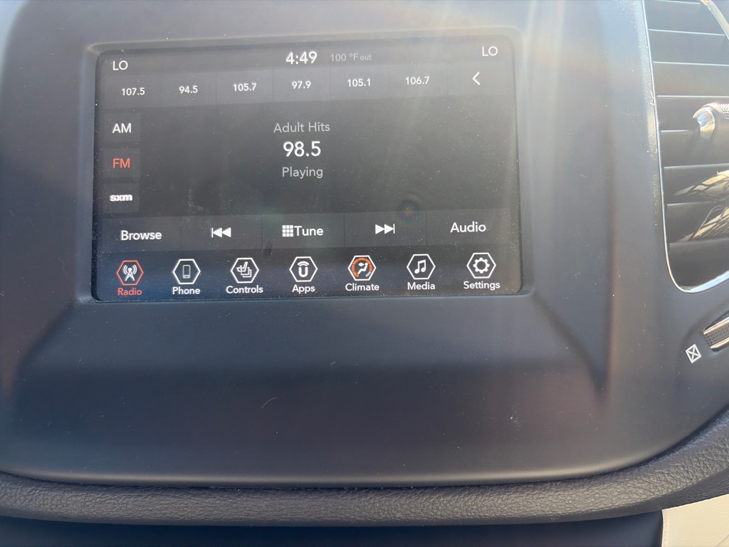 Photo 16 of this JEEP COMPASS