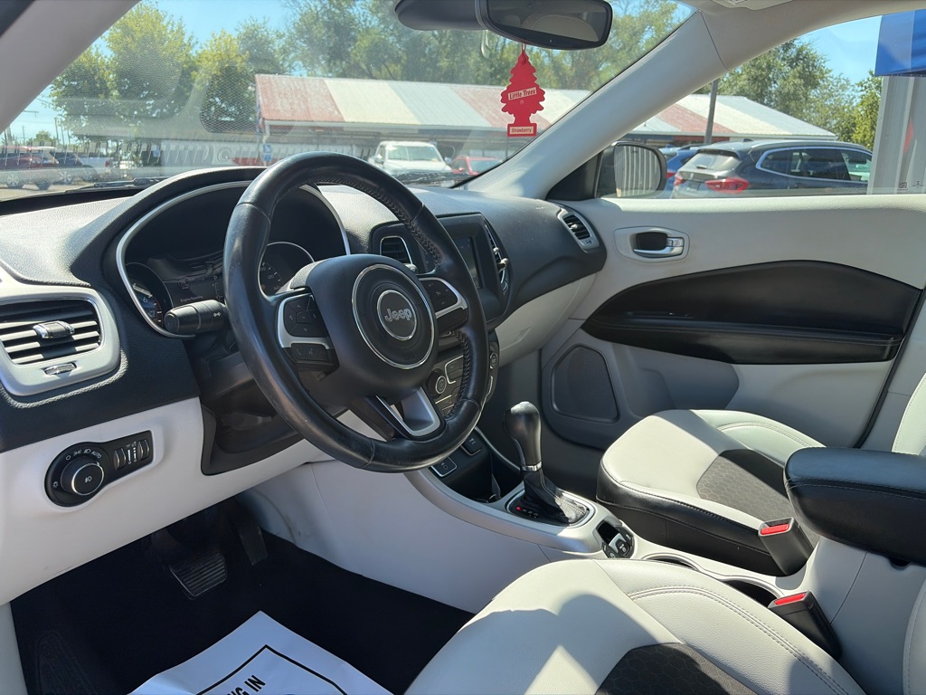 Photo 9 of this JEEP COMPASS