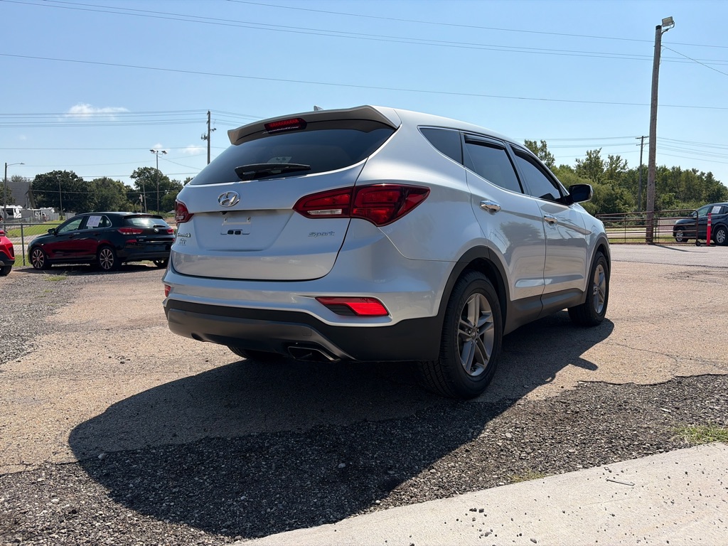Photo 5 of this HYUNDAI SANTA FE SPORT