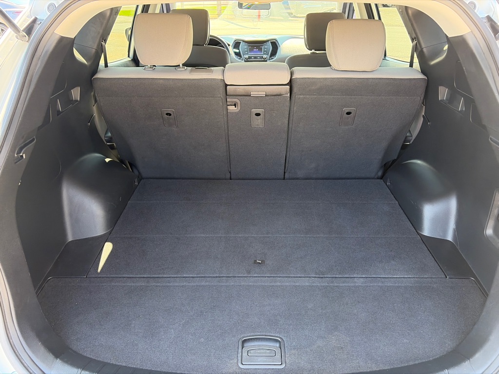 Photo 22 of this HYUNDAI SANTA FE SPORT