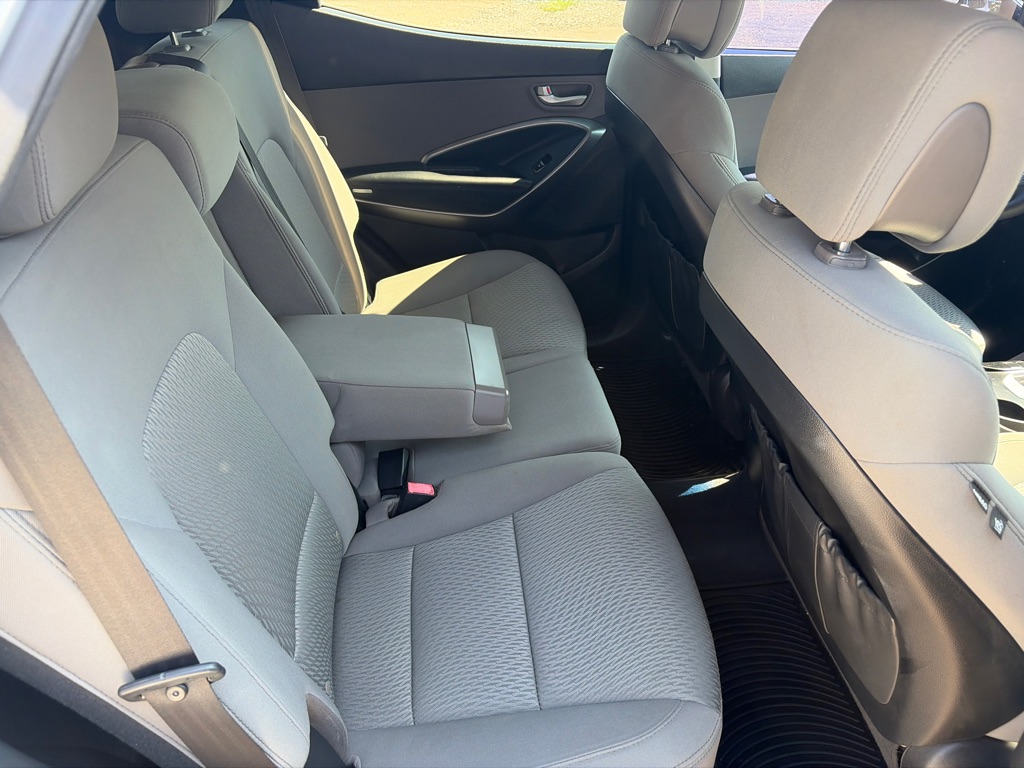 Photo 21 of this HYUNDAI SANTA FE SPORT