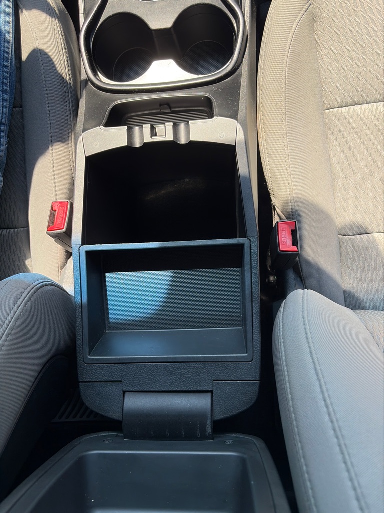Photo 15 of this HYUNDAI SANTA FE SPORT