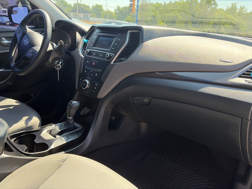 Photo 18 of this HYUNDAI SANTA FE SPORT