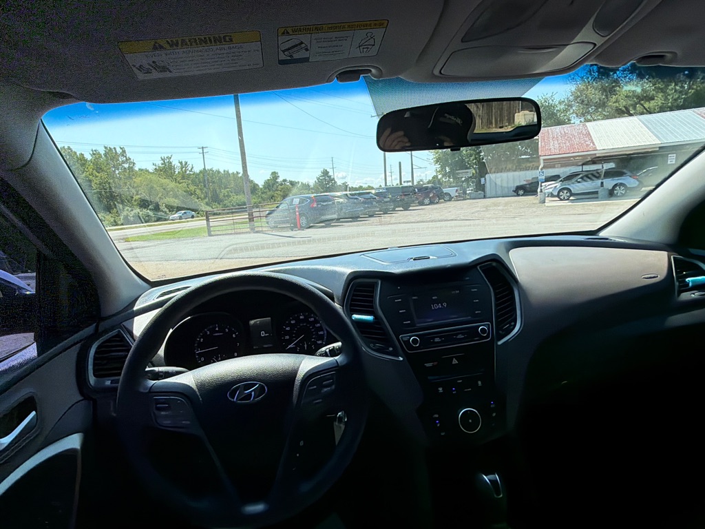 Photo 10 of this HYUNDAI SANTA FE SPORT