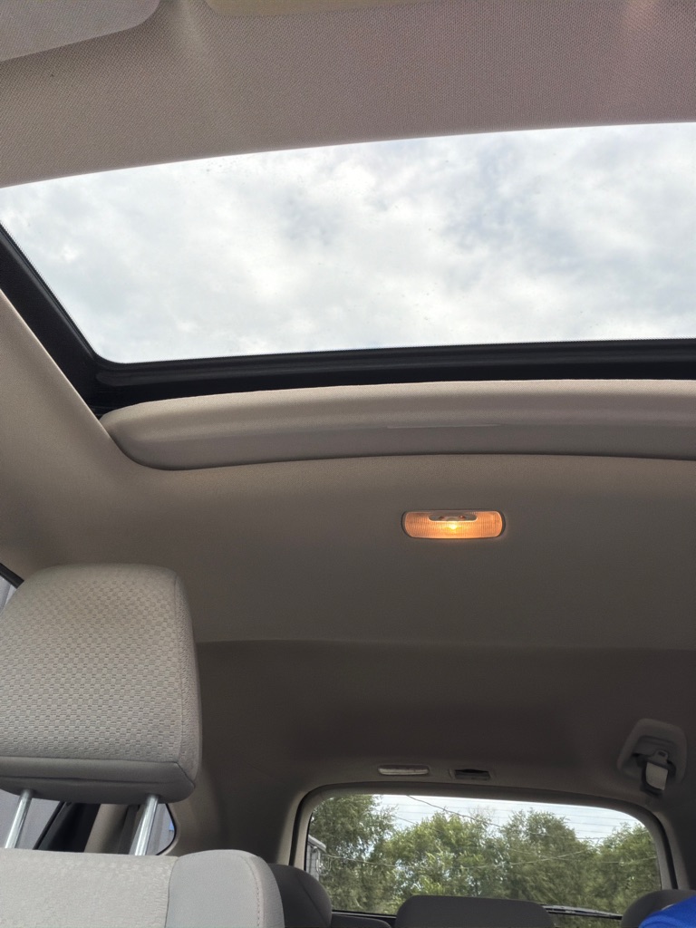 Photo 27 of this HONDA CR-V