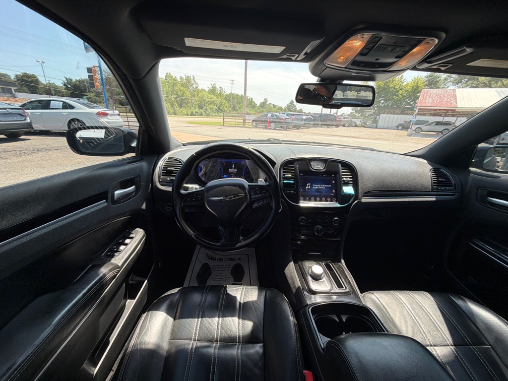Photo 11 of this CHRYSLER 300