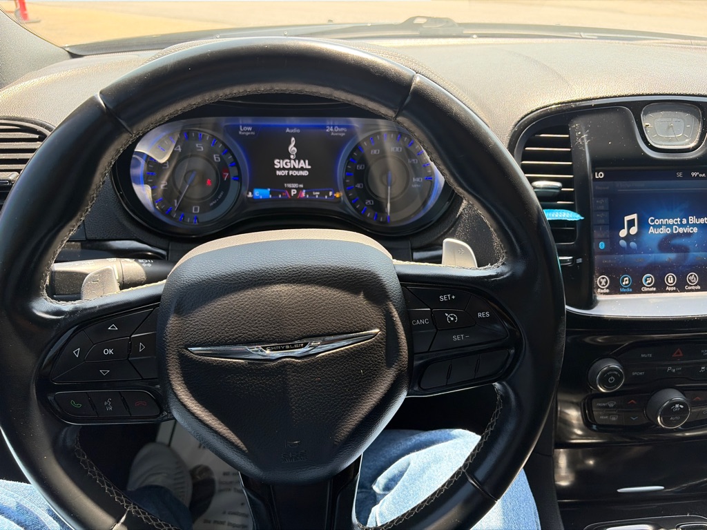 Photo 13 of this CHRYSLER 300