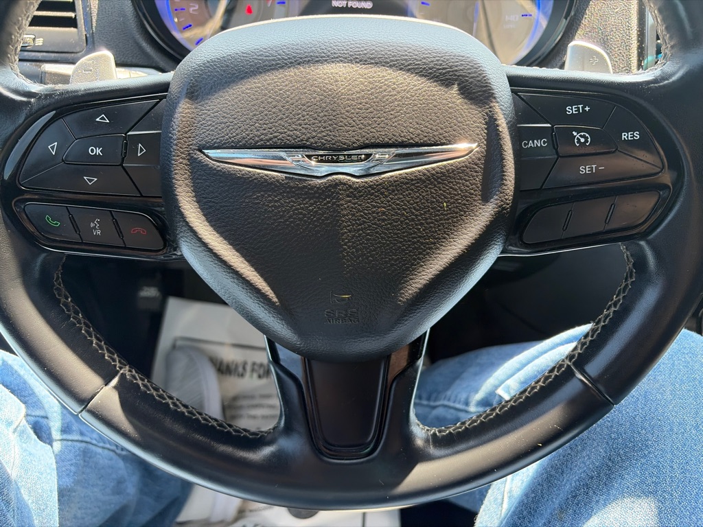 Photo 14 of this CHRYSLER 300