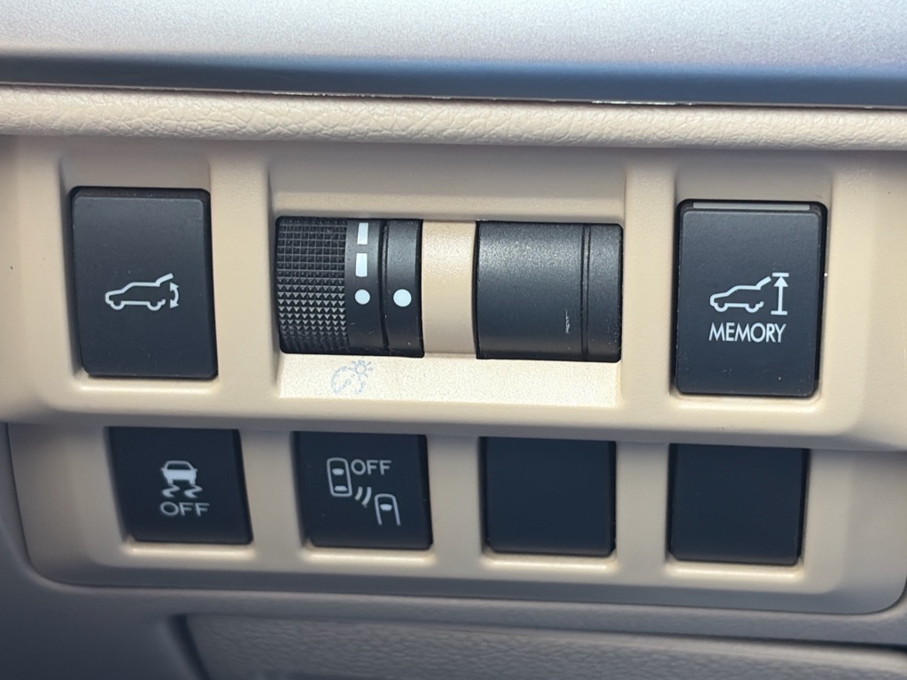 Photo 14 of this SUBARU OUTBACK