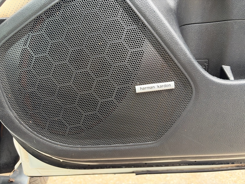 Photo 23 of this SUBARU OUTBACK